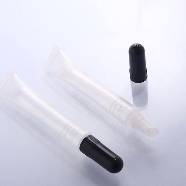 16 Tube size transparent lipstick tube offset with transparent lipstick inner stopper + black long tube cap-1