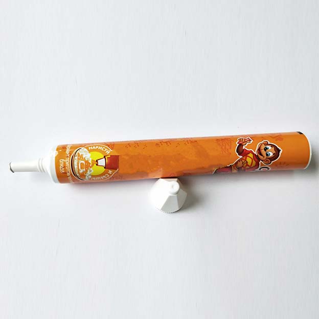 D22 water pen shoulder, long mouth, varnish with diamond-shaped cap-1