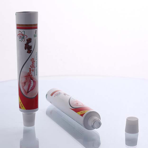 D25 250um white sheet varnish with vertical stripe small screw cap-1