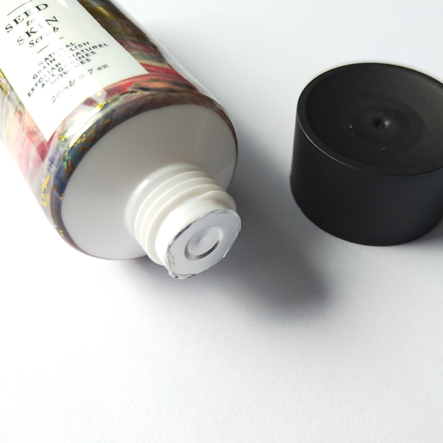 D40 270um white sheet offset printing + hot stamping with octagonal cover-1