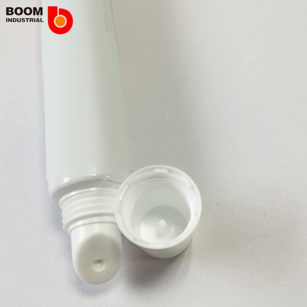Top 10 Wholesale Lip Gloss Tube Suppliers to Watch in 2026