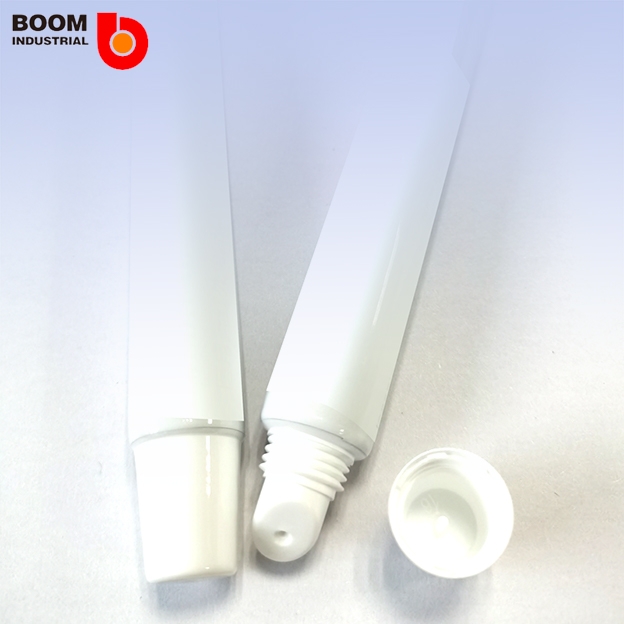 Top 10 Wholesale Lip Gloss Tube Suppliers to Watch in 2026