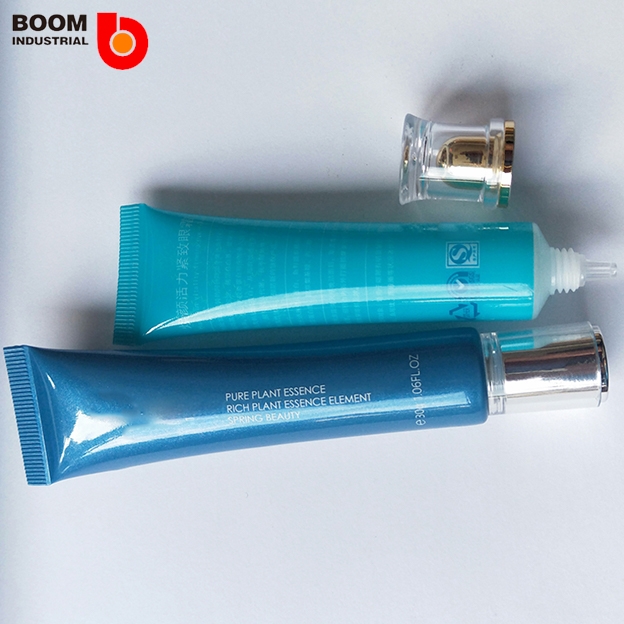 Travel Smart with These Eye Lip Tube Selection Tips