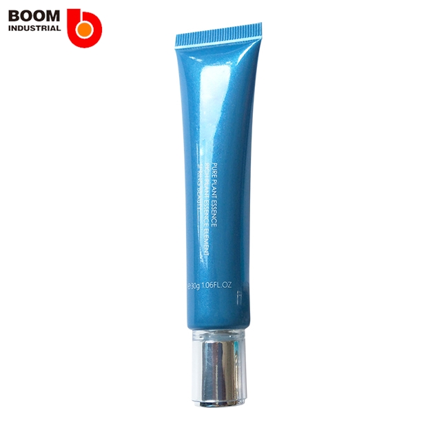 Travel Smart with These Eye Lip Tube Selection Tips