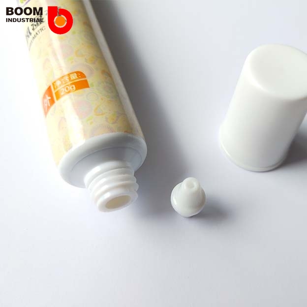What Are Applicator Tubes and How Are They Used in Beauty and Pharma Packaging