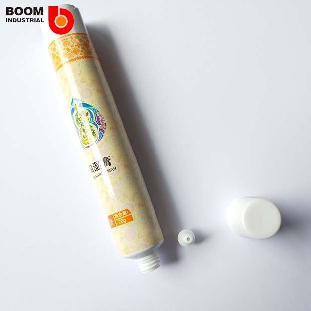 What Are Applicator Tubes and How Are They Used in Beauty and Pharma Packaging