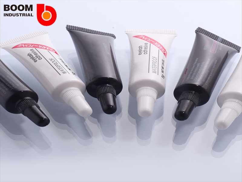 Applying Eye Ointment Tubes the Right Way in 2026