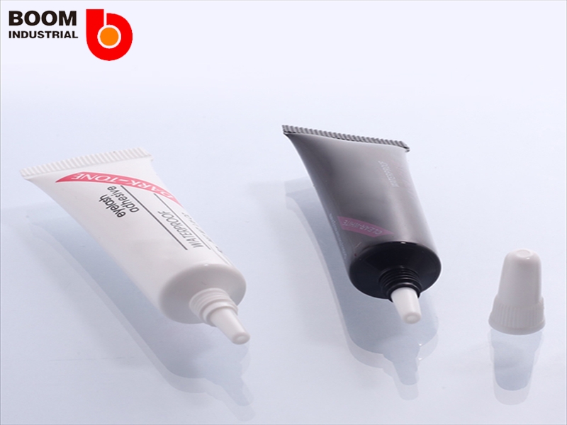 Applying Eye Ointment Tubes the Right Way in 2026